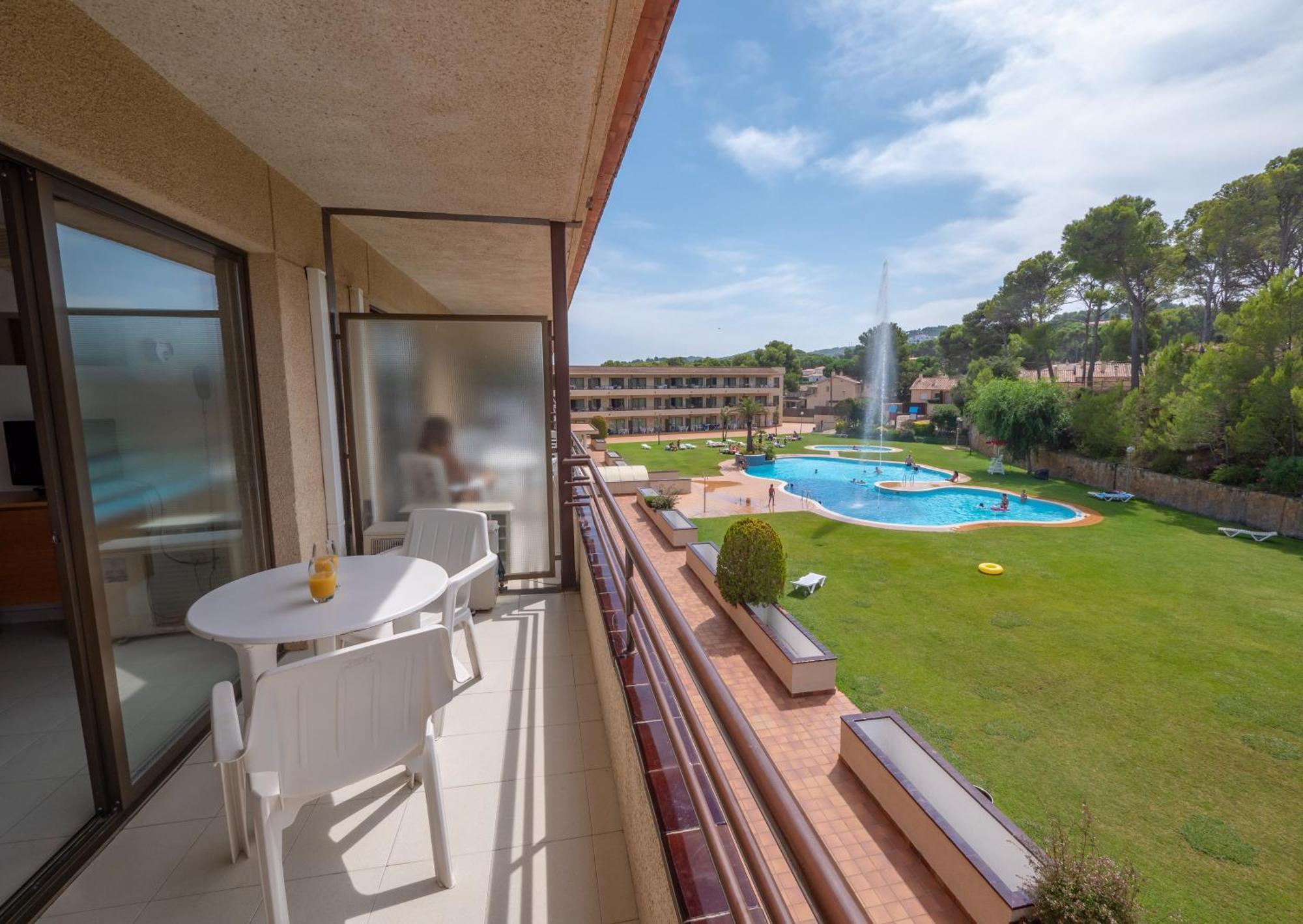 Aparthotel Golf Beach Pals Exteriör bild